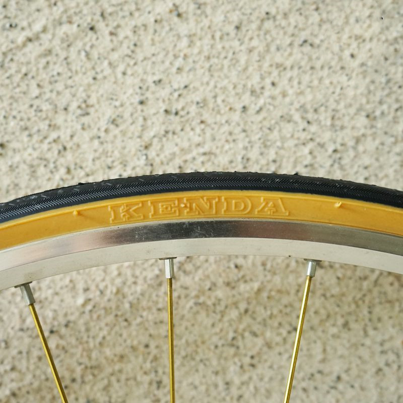 レトロな自転車タイヤ700c,ハイパワー110psi,700 - Yellow Cycling Gear のレビューと価格
